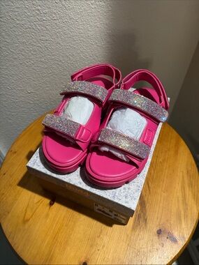 Mudd Girls Fuschia Rhinestone Strap Sandals 2 NWT